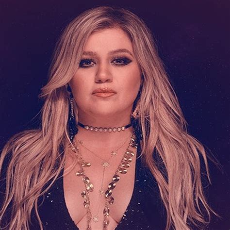 Nov 14, 2023 · Kelly Clarkson showed off a fresh new hairstyle during Monday’s episode of “The Kelly Clarkson Show,” debuting a wispy bang hairstyle that had fans going wild on Instagram. The talk show ... 